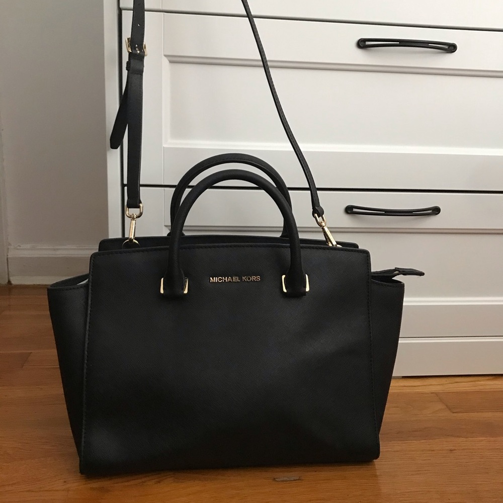 Michael Kors Selma Medium Crossbody Handbag